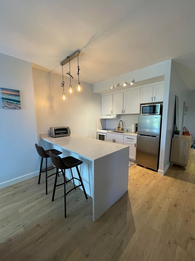 Building Photo - Charming Studio Condo in Norwalk