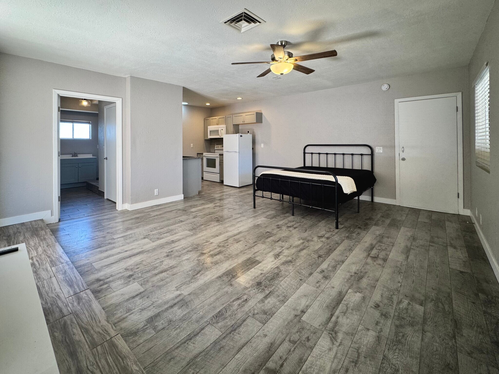 Building Photo - 3767 Kicking Horse Dr