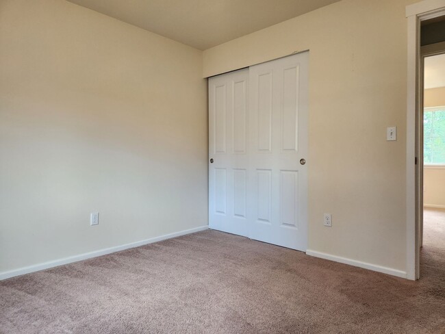 Building Photo - Desirable Home Located In Silverdale