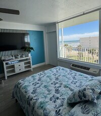 Building Photo - OCEANFRONT STUDIO NEWELY UPDATED