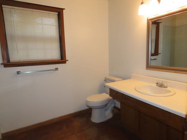 Building Photo - Whitehouse ISD! Spacious 3 Bedroom, 2 Bath...