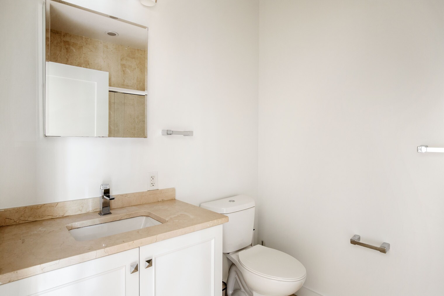 Building Photo - 9 Miner St