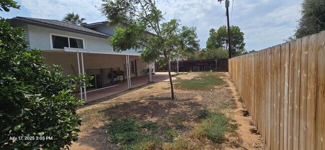 Building Photo - 2051 Rancho Dr
