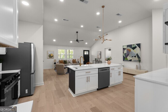 Building Photo - 1180 Fleming St