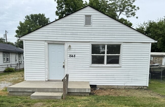Building Photo - 1548 E Perry St