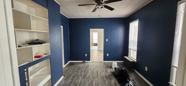 Building Photo - 3BR | 1BA | First-Floor Unit with Garage & Fenced Yard – Michigan City