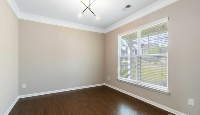 Building Photo - 217 Hydrangea Dr