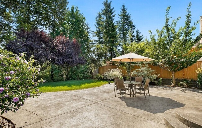 Building Photo - Snoqualmie home for rent - 3 bed, 2.5 bath, spacious loft.