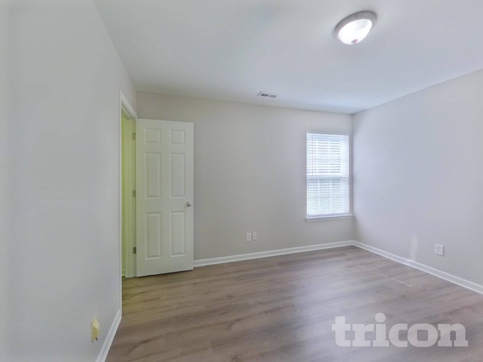 Building Photo - 11035 Elven Dr