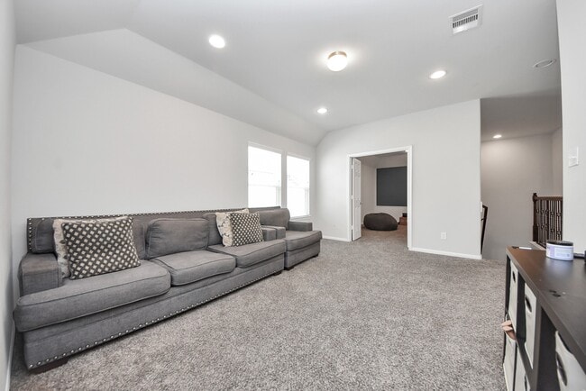 Building Photo - 8819 Cabin Loft Ln