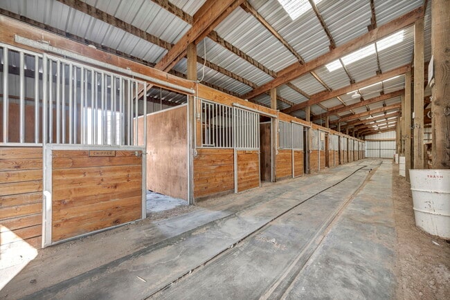 Building Photo - 30 El Caballo Trail