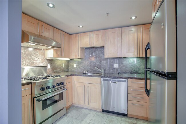 Building Photo - 1025 Minna St