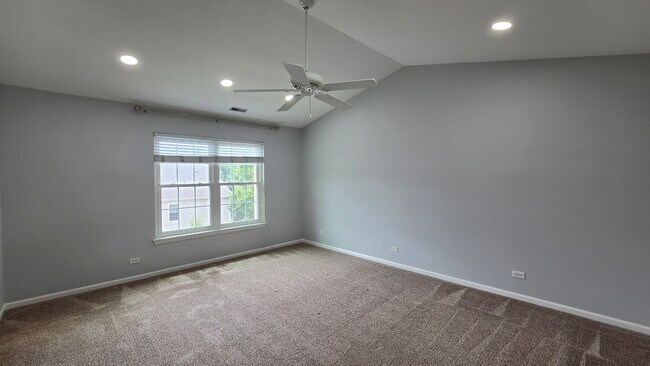 Building Photo - 2631 N Greenwood Ave
