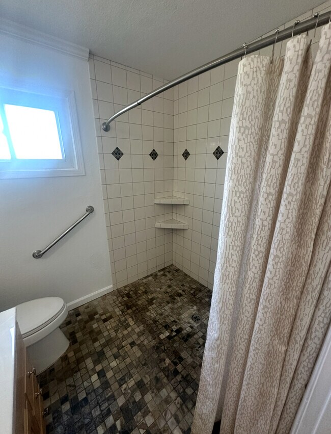 Building Photo - 1701 Ventura Way
