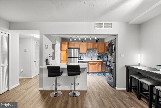 Building Photo - 6301 Stevenson Ave