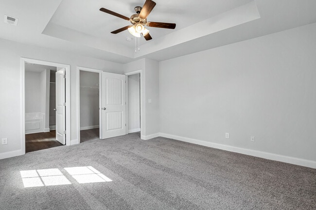 Building Photo - 201 Abercorn Dr