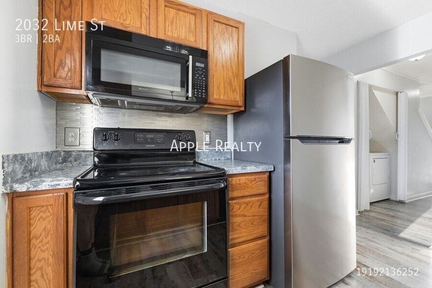 Building Photo - 2032 Lime St