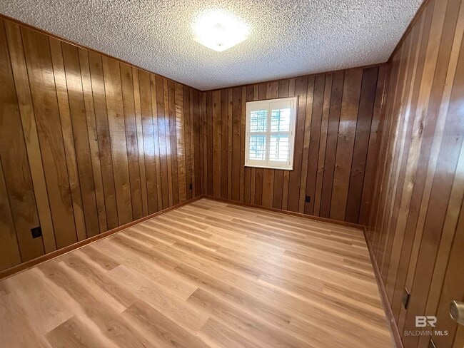 Building Photo - 22022 Nelson St