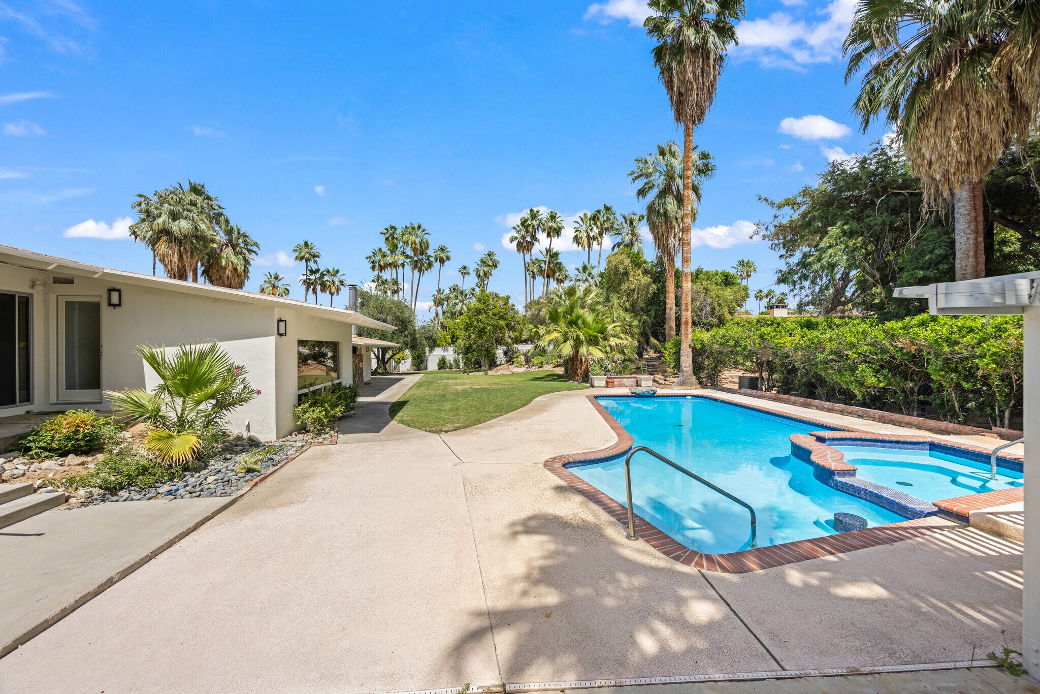Building Photo - 255 W Camino Buena Vista