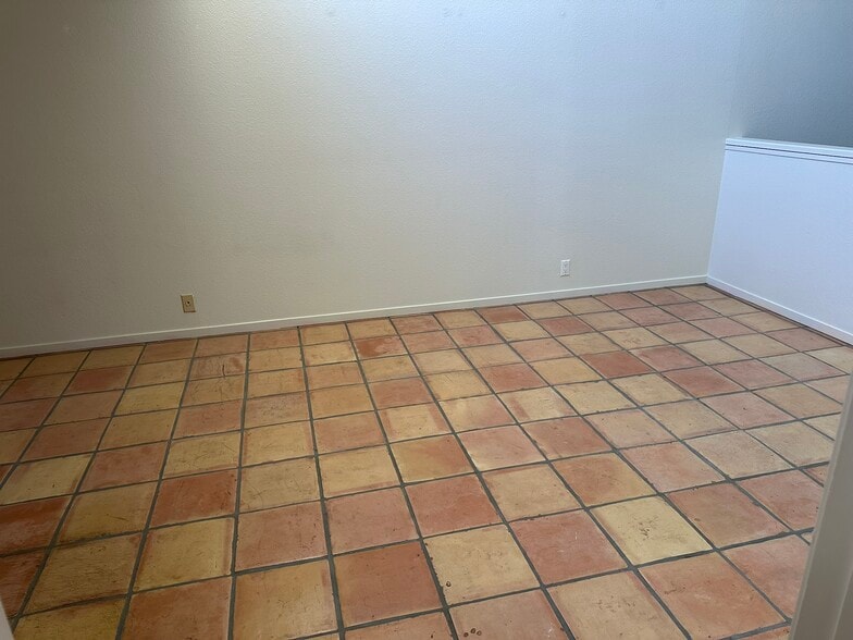 Building Photo - 909 Alvarado Ave