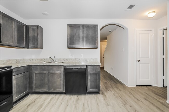 Building Photo - 404 Brushback Dr