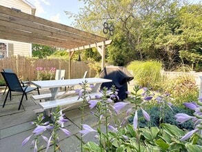 Building Photo - Winter Rental: Available Now-May 31