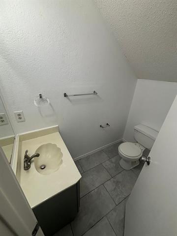 Building Photo - 2100 Larkspur St