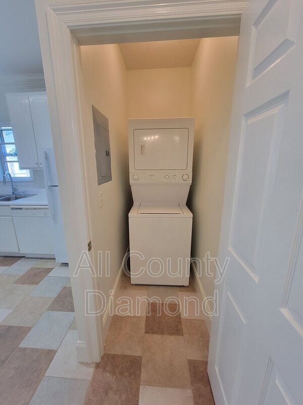 Building Photo - 2617 Cypress St