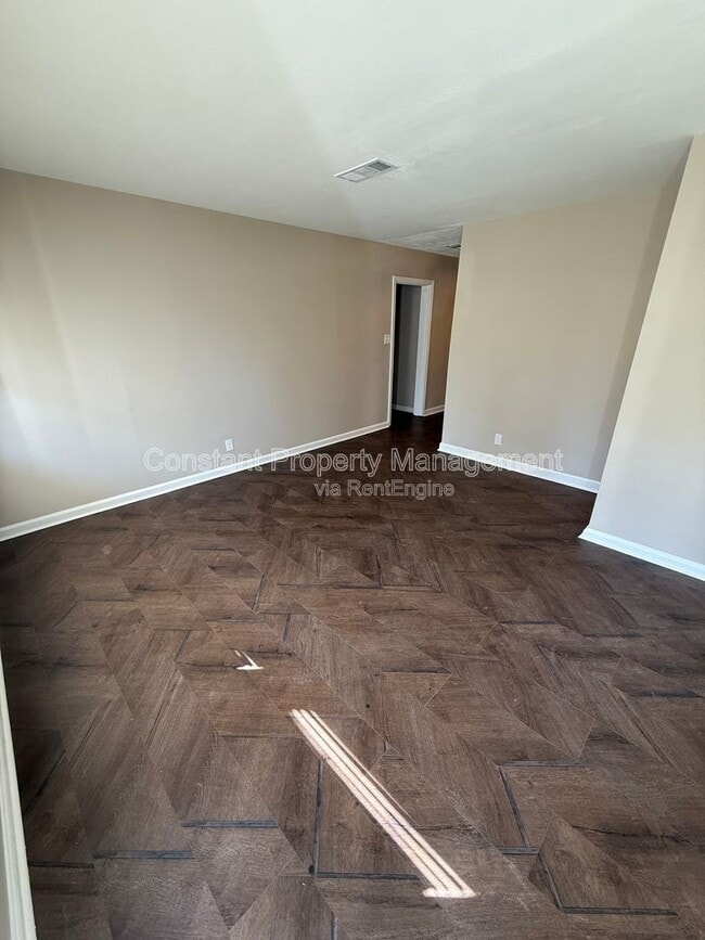 Building Photo - 3059 O'Hara Dr N