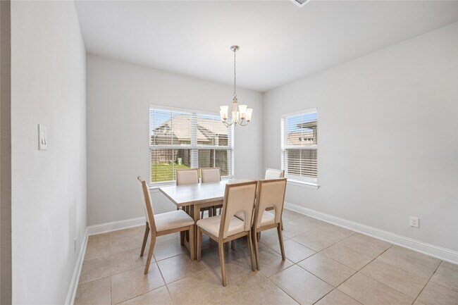 Building Photo - 32906 Ruthie Dean Dr