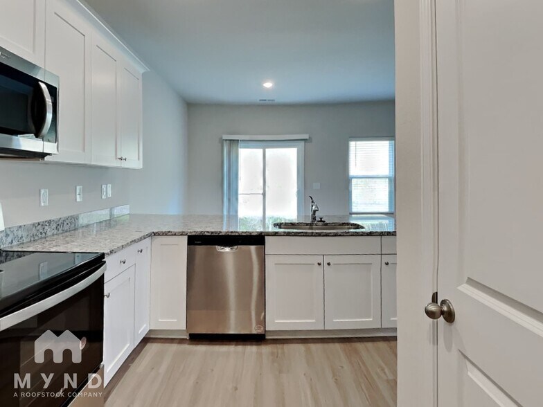 Building Photo - 302 Ivy Bank Dr