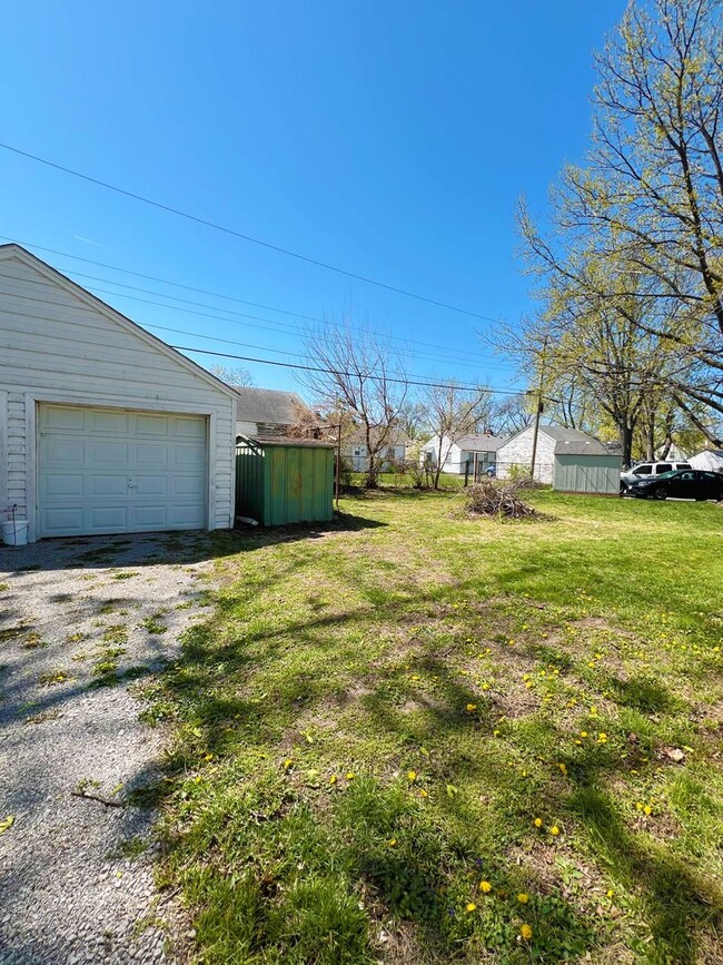 Building Photo - Charming 1-Bed Home in North Kansas City –...