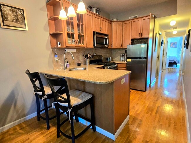 Building Photo - 123 Washington St