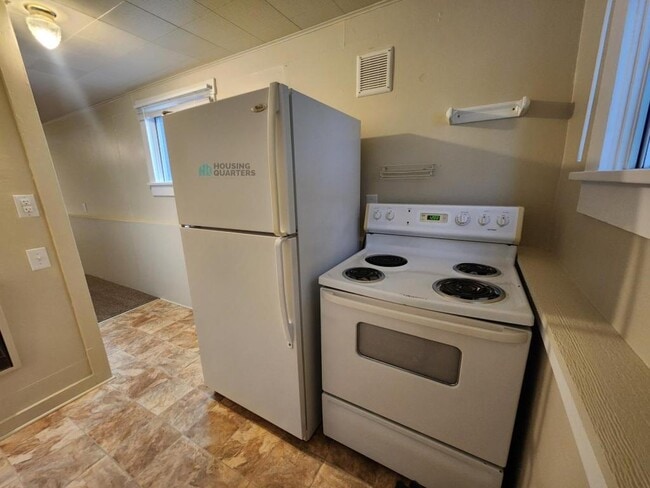 Building Photo - 519 4th St