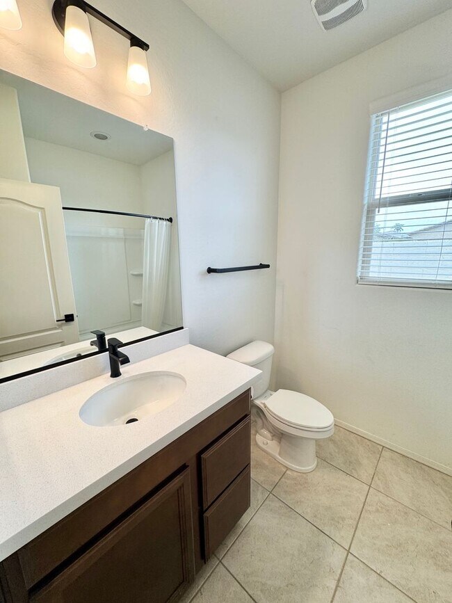 Building Photo - Beautiful 3 Bedroom 2 Bath Single Level Newer Built Home In Litchfield Park! Has Solar!