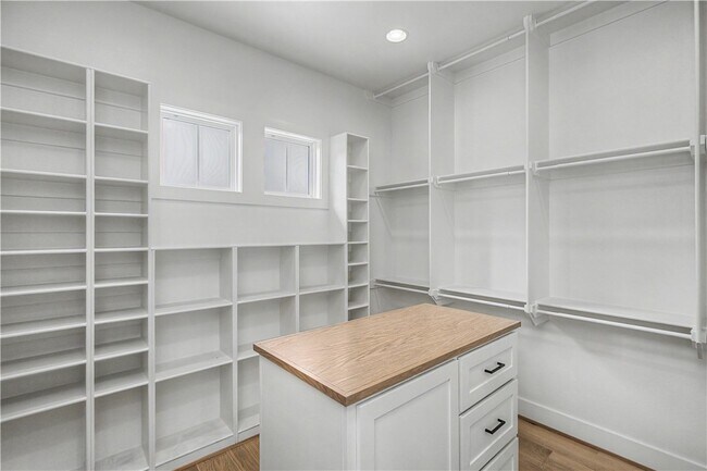 Building Photo - 820 Greenhorn St