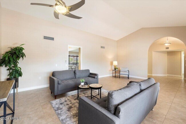 Building Photo - 12318 W Fieldstone Dr