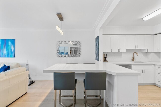 Building Photo - 3850 Galt Ocean Dr