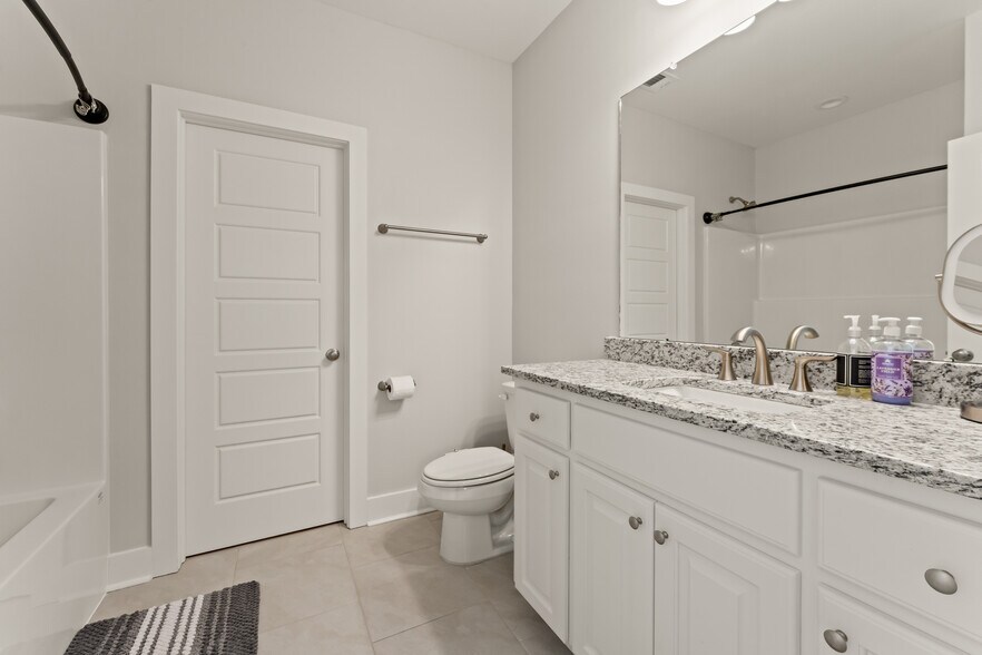 Building Photo - 3145 Creekmere Ln