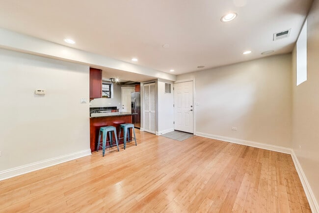 Building Photo - 1702 W Summerdale Ave