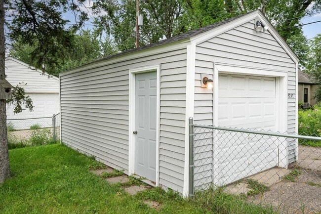 Building Photo - Northeast Benjamin Street