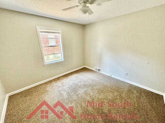 Building Photo - 2168 Carnes Ave