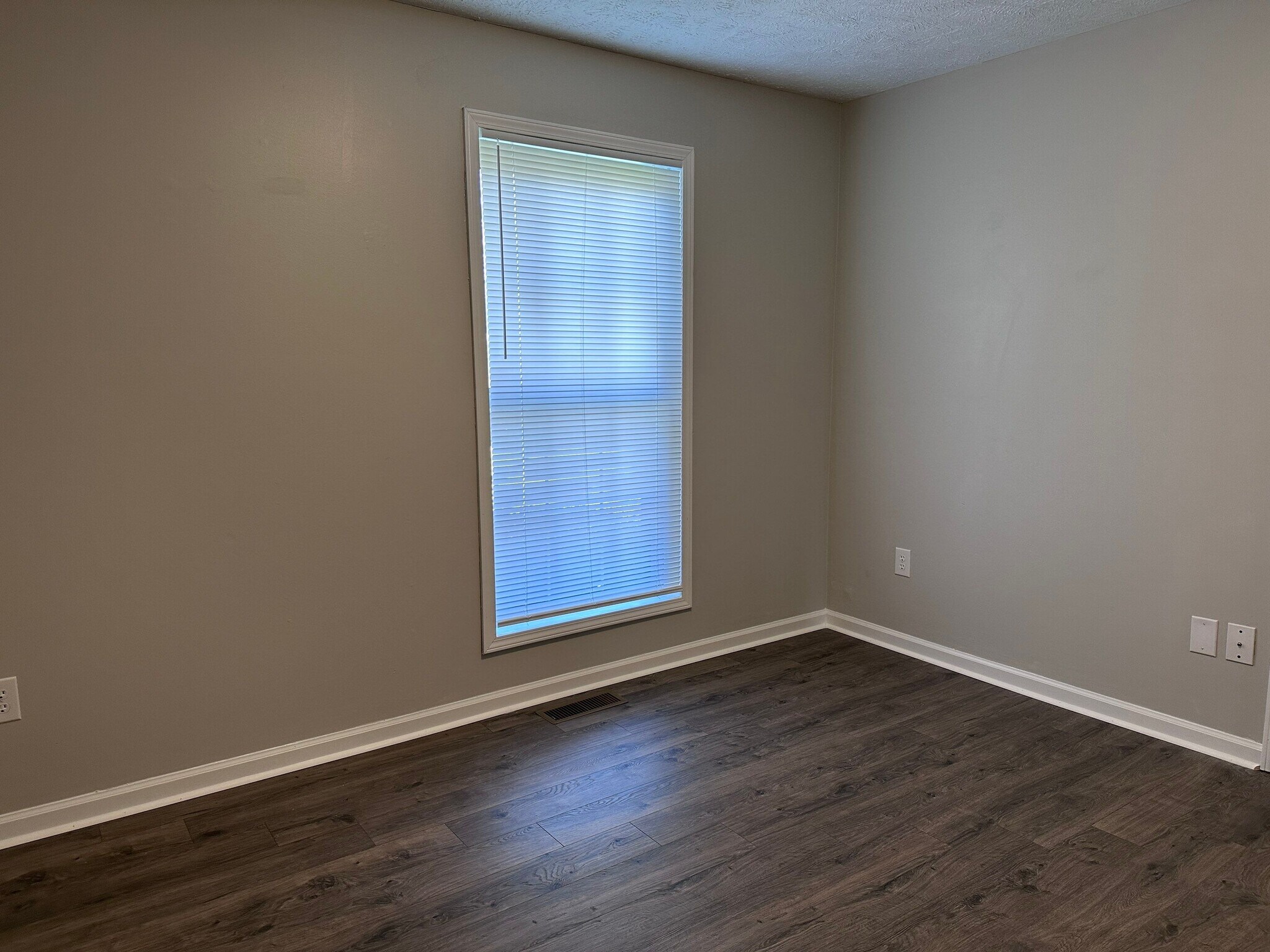 Building Photo - 378 W University Pky