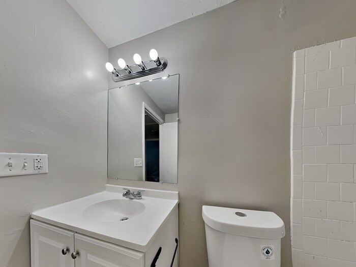 Building Photo - 1383 Muirfield Dr