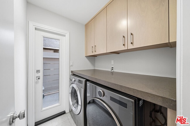 Building Photo - 1342 Stanford St