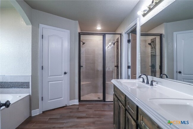 Building Photo - 8107 Preston Hollow Dr