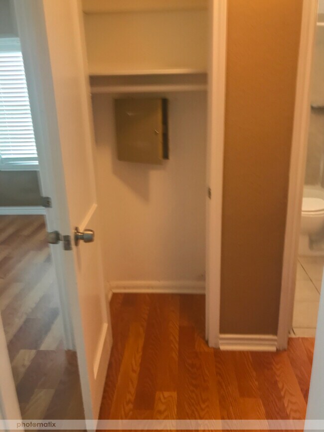 Building Photo - 509 Bluebonnet Dr