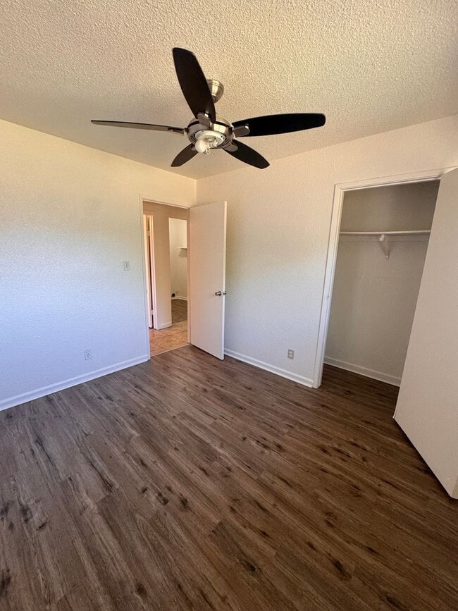 Building Photo - 913 Banyan Dr