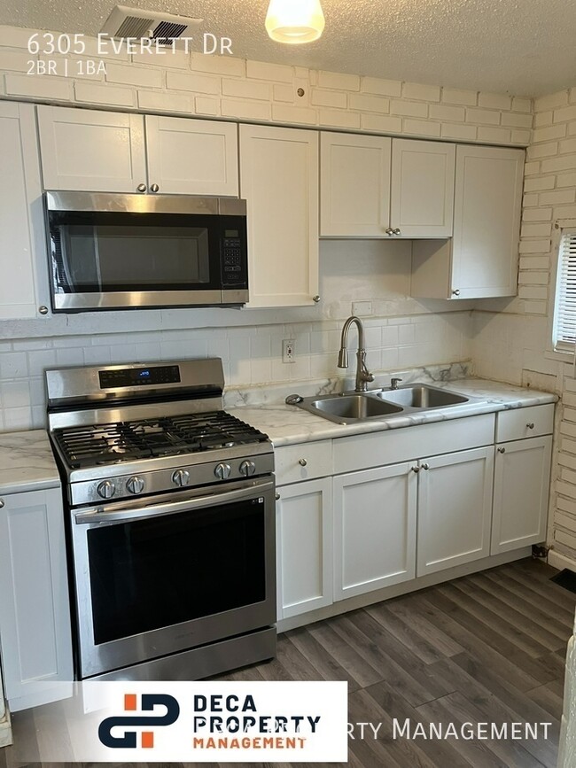 Building Photo - 6305 Everett Dr