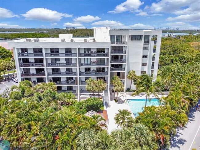 Building Photo - 4201 N Ocean Dr